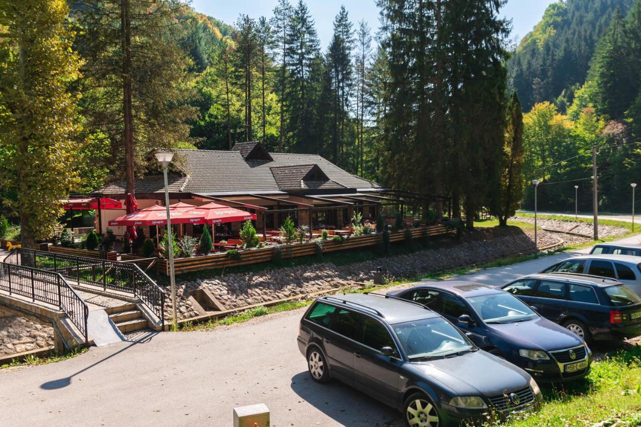Apartamento Anin Dvor Sekovici Exterior foto