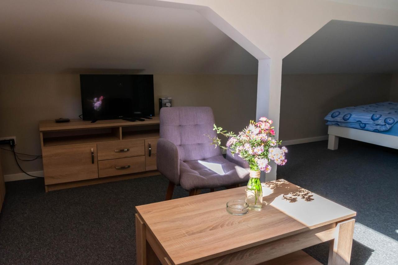 Apartamento Anin Dvor Sekovici Exterior foto