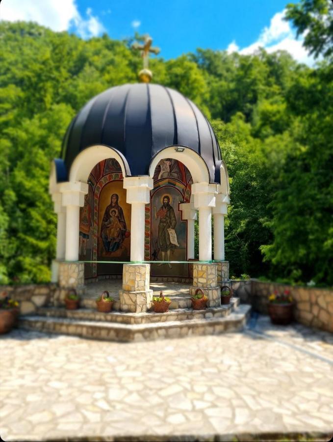 Apartamento Anin Dvor Sekovici Exterior foto